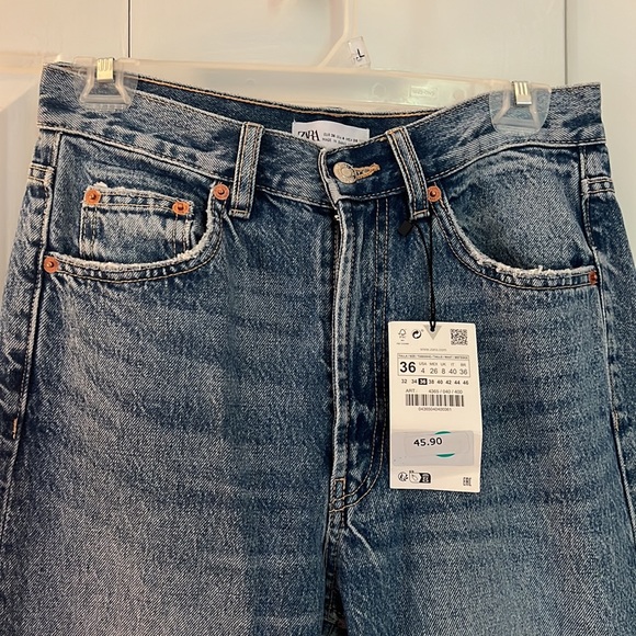 TRF High Waist Straight Jeans - Picture 3 of 4